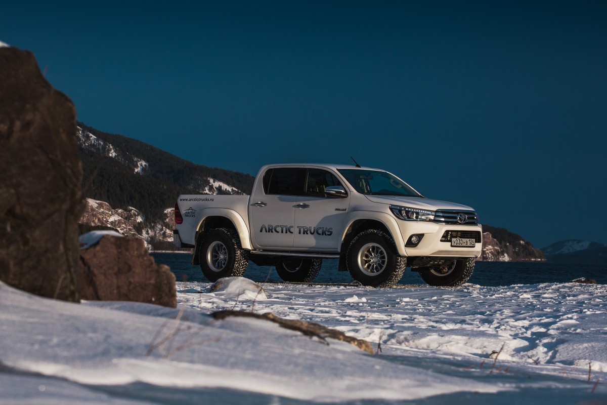 Арктик трак. Toyota Hilux Arctic Trucks at35.